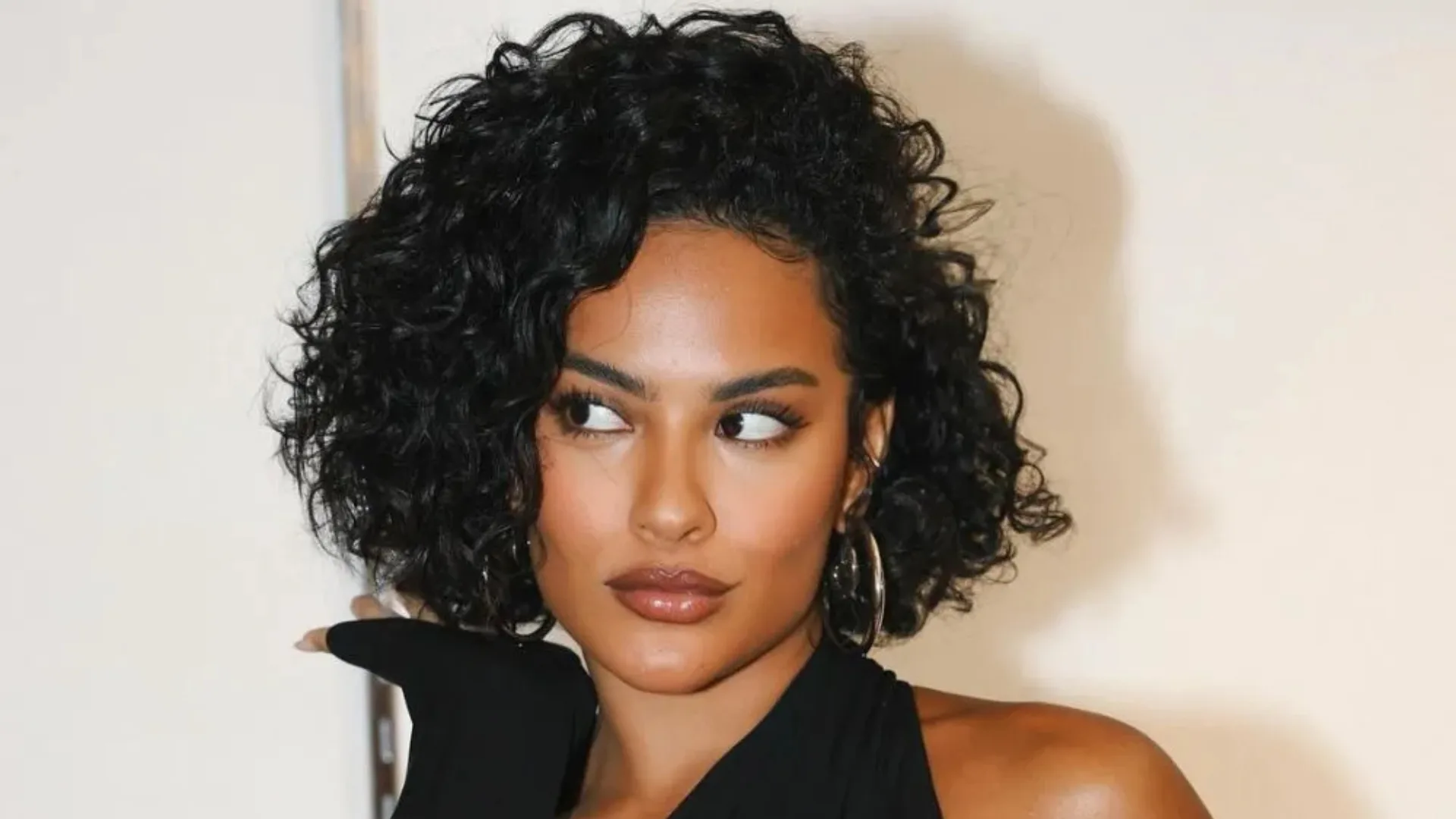 Bella Campos fala sobre independência financeira feminina: “Liberdade é saúde mental”