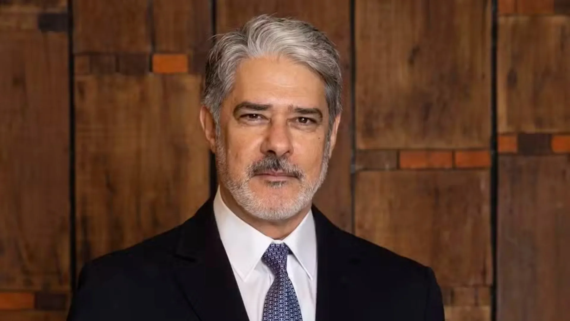 William Bonner se despede do Jornal Nacional após mais de 20 anos e emociona o público