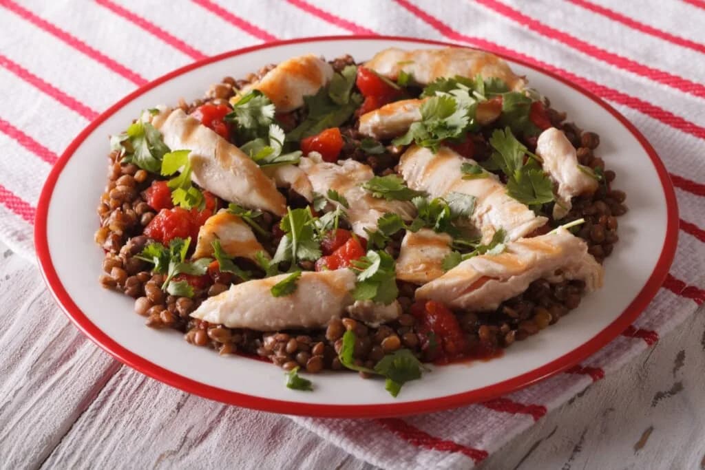 Almoço da semana: 5 receitas com frango leves e ricas em proteína