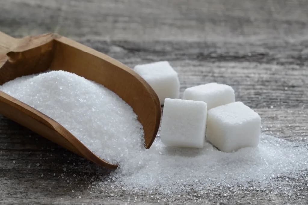 Aprenda a fazer banho de açúcar para atrair sorte e harmonia