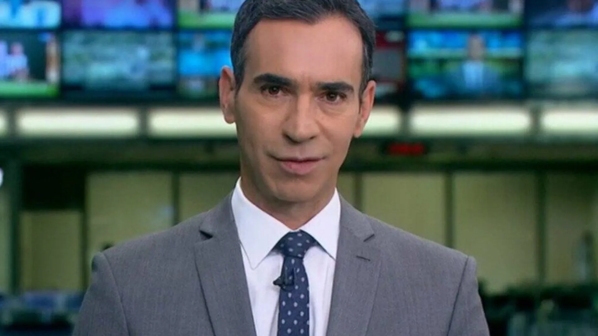 César Tralli se emociona ao lembrar cartas escritas para a mãe