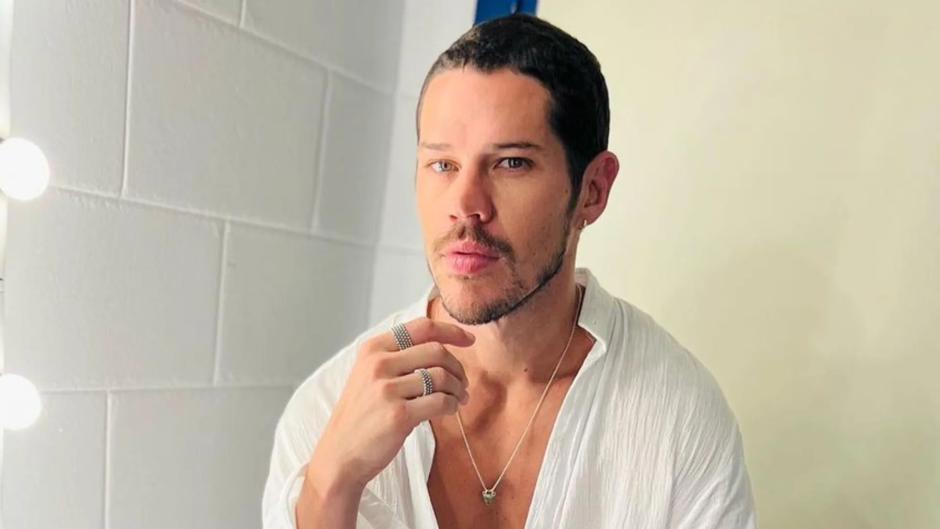 José Loreto engata romance com atriz após gravações de filme