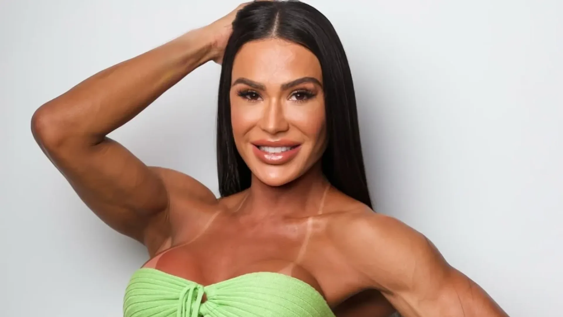 Gracyanne retorna ao Domingão e recebe convite de Huck