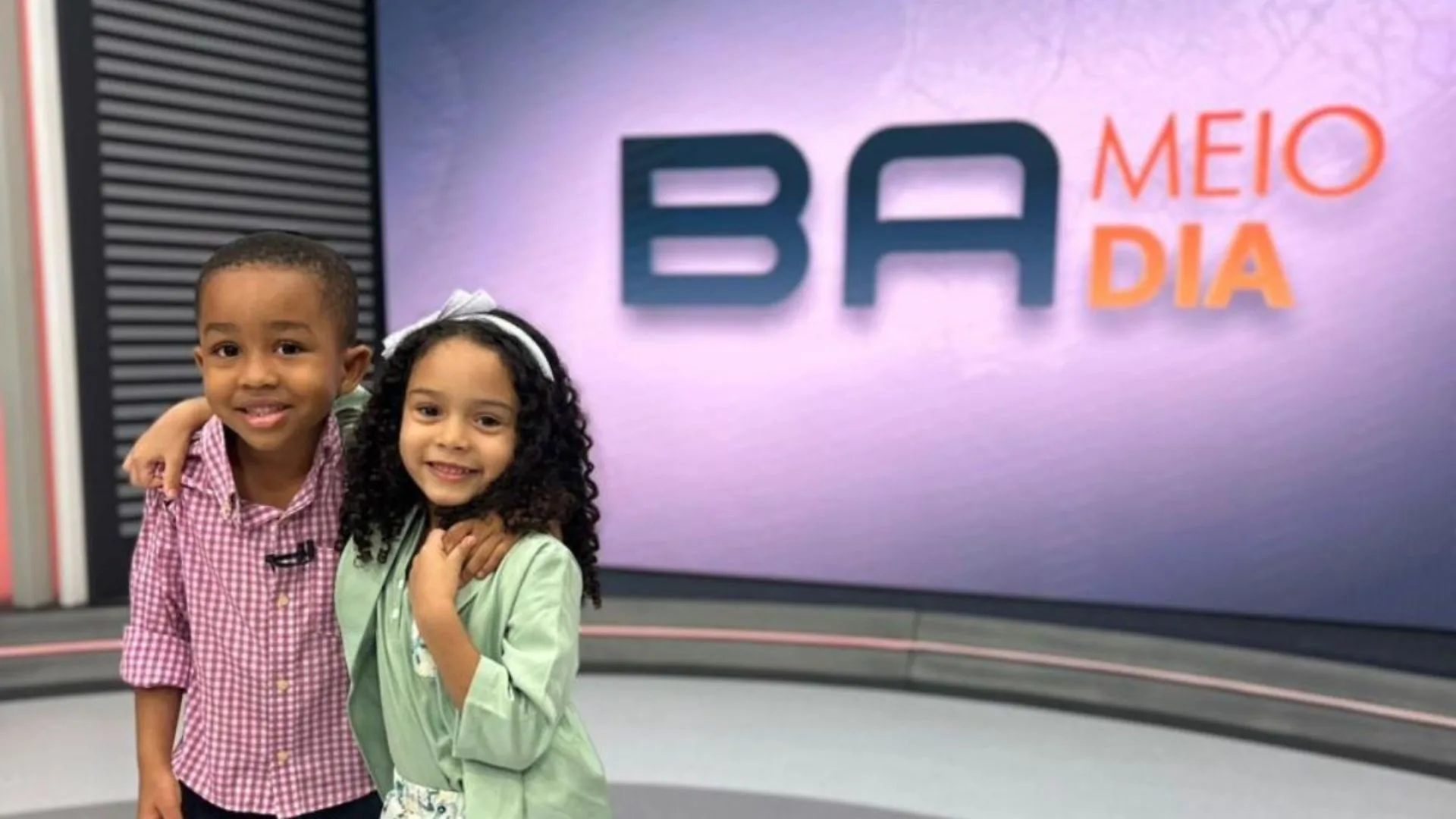Crianças apresentam o Bahia Meio Dia e momento fofo viraliza