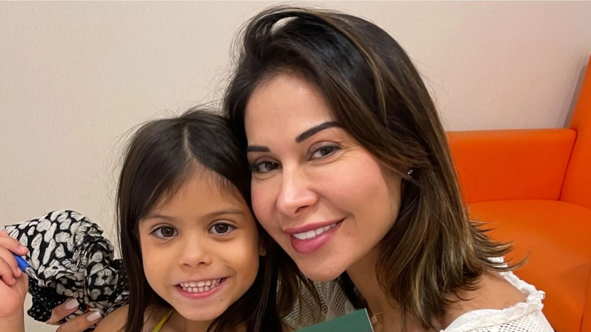 Maíra Cardi comenta sobre músicas ouvidas pela filha: “Só escuta louvor”