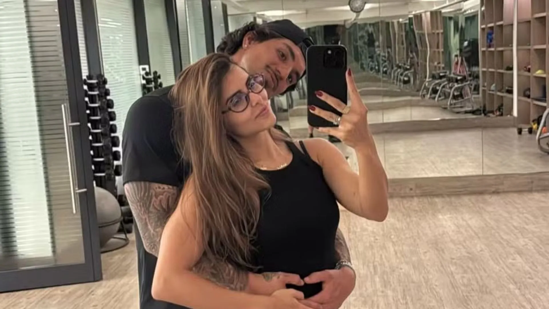 Gabriel Medina e Isabella Arantes revelam espera do primeiro filho
