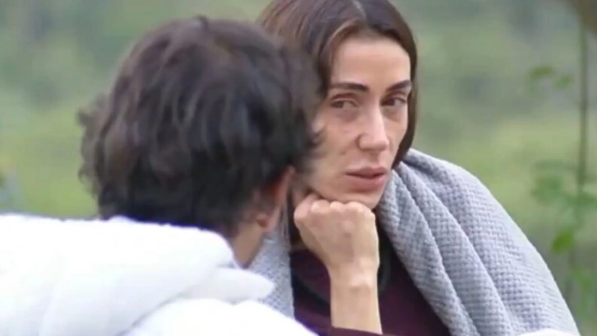 A Fazenda 17: Michelle revela que relacionamento fora do jogo não ia bem