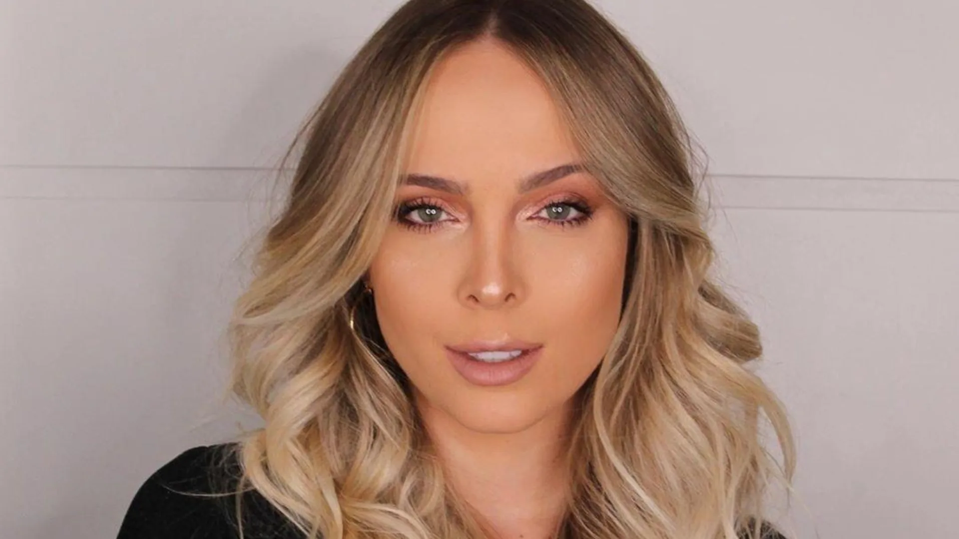 Tata Estaniecki se pronuncia após término com Júlio Cocielo