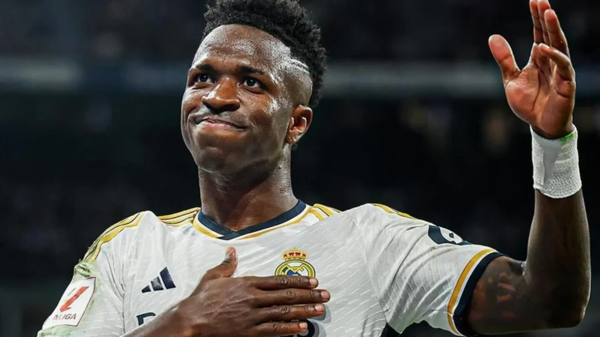 Vini Jr. toma atitude sobre ex-affairs antes de postar com Virginia