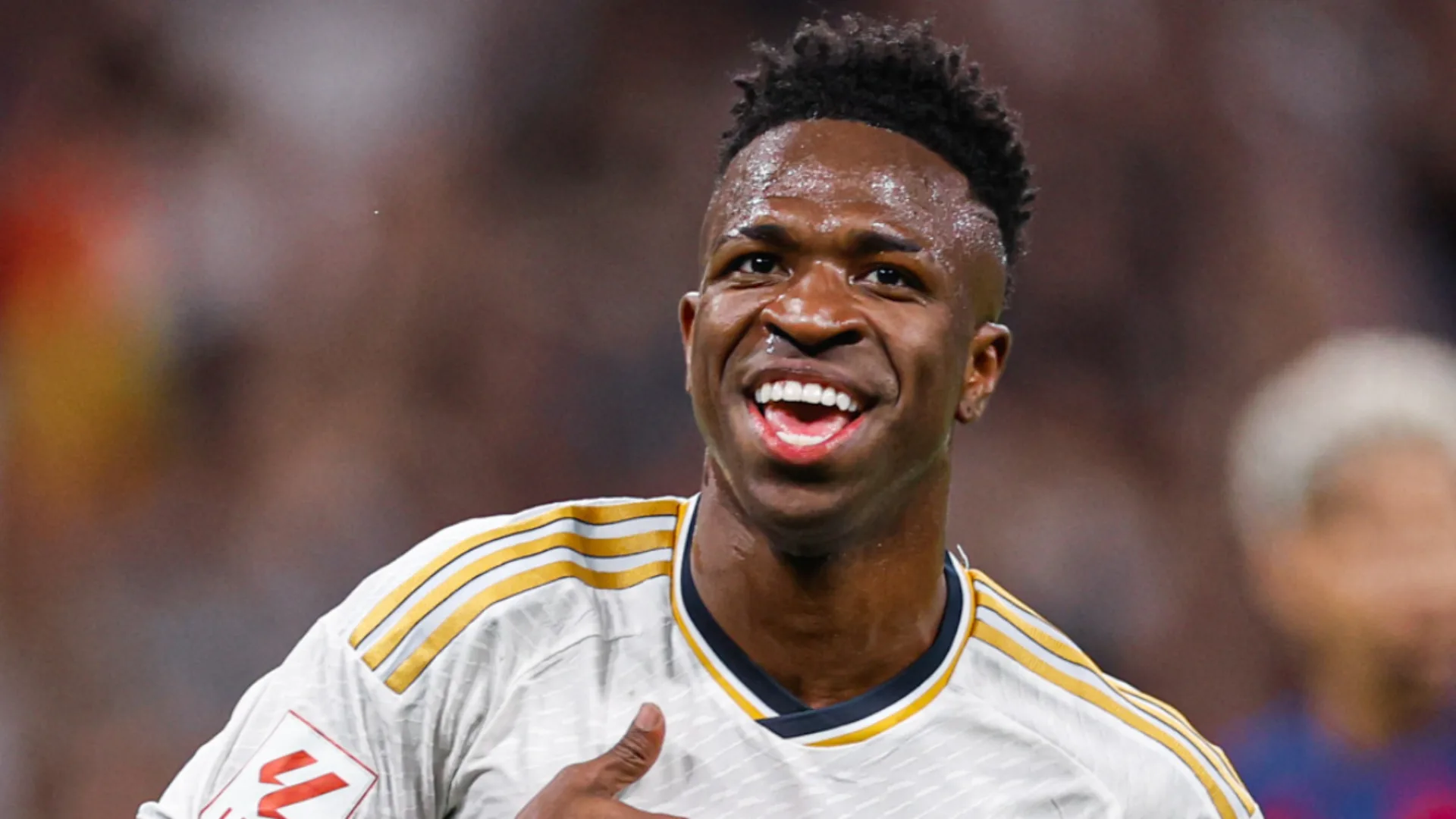 Vini Jr vai pedir folga do Real Madrid para ver Virginia, diz jornalista