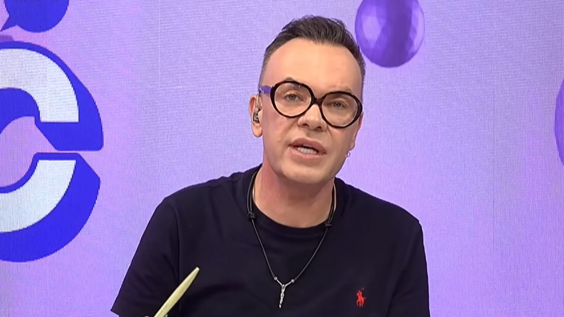 Felipeh Campos volta a se pronunciar sobre ‘proibição’ da linguagem neutra