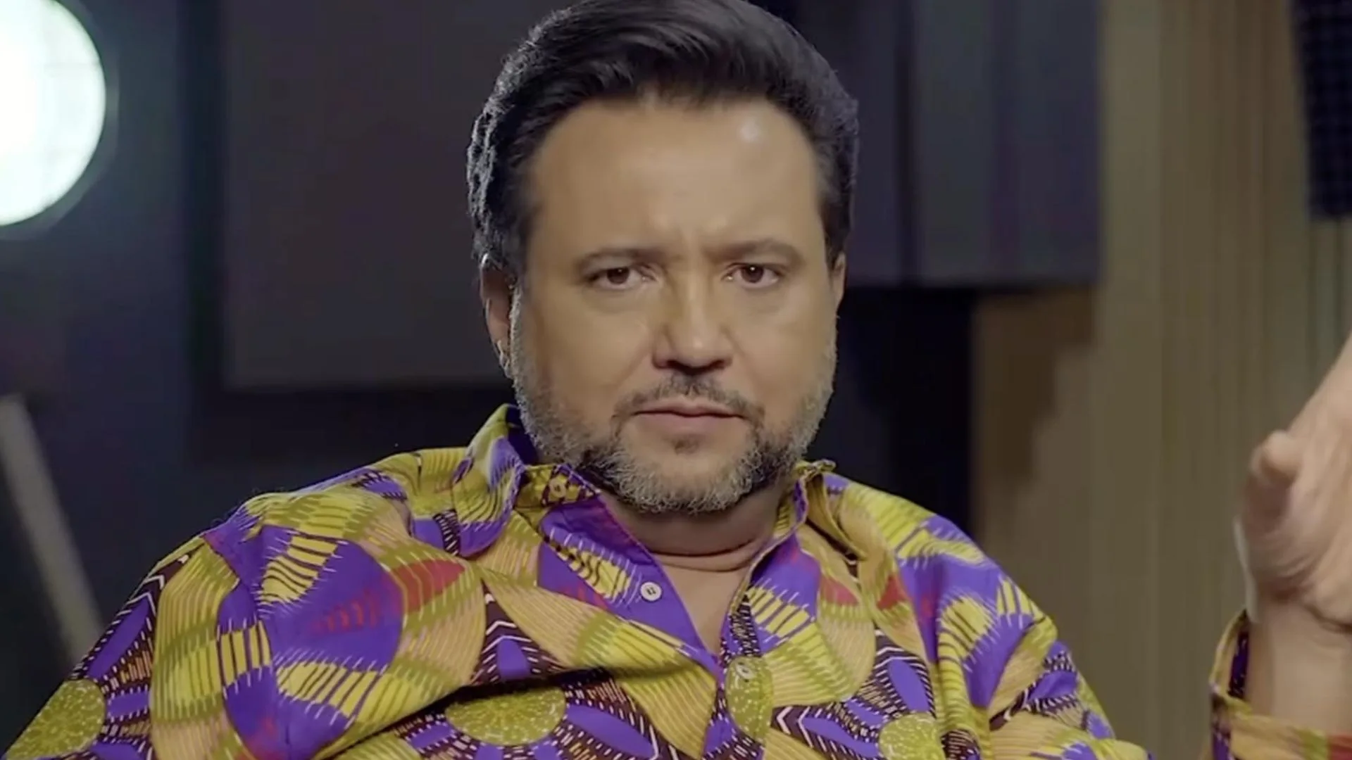 Geraldo Luís e Dani Brandi protagonizam ‘climão’ ao vivo no SBT