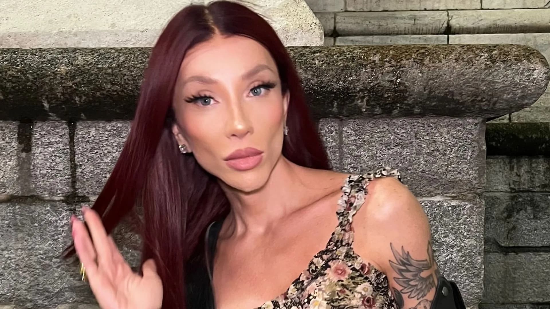 Após cirurgia no maxilar, Maya Massafera desabafa ao revelar infecção