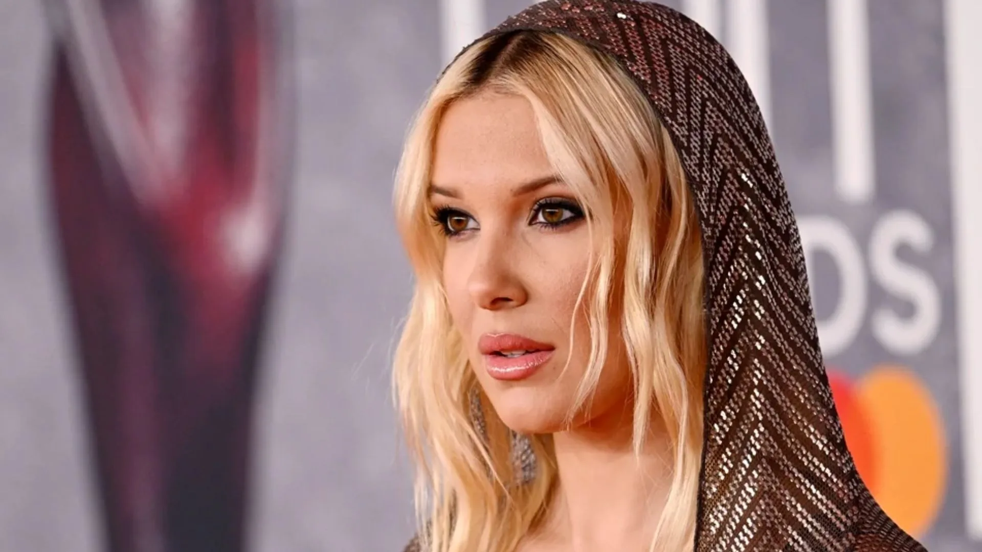 Millie Bobby Brown, de ‘Stranger Things’, rebate críticas ao visual