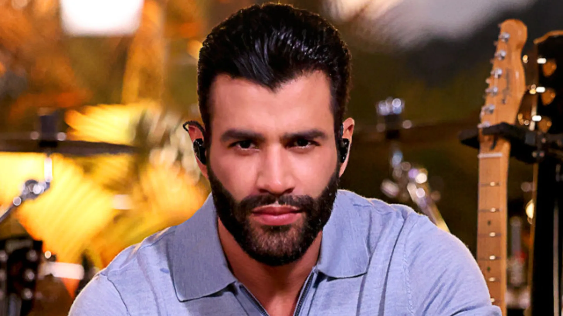 Gusttavo Lima se emociona em show e promete pagar cirurgia de criança