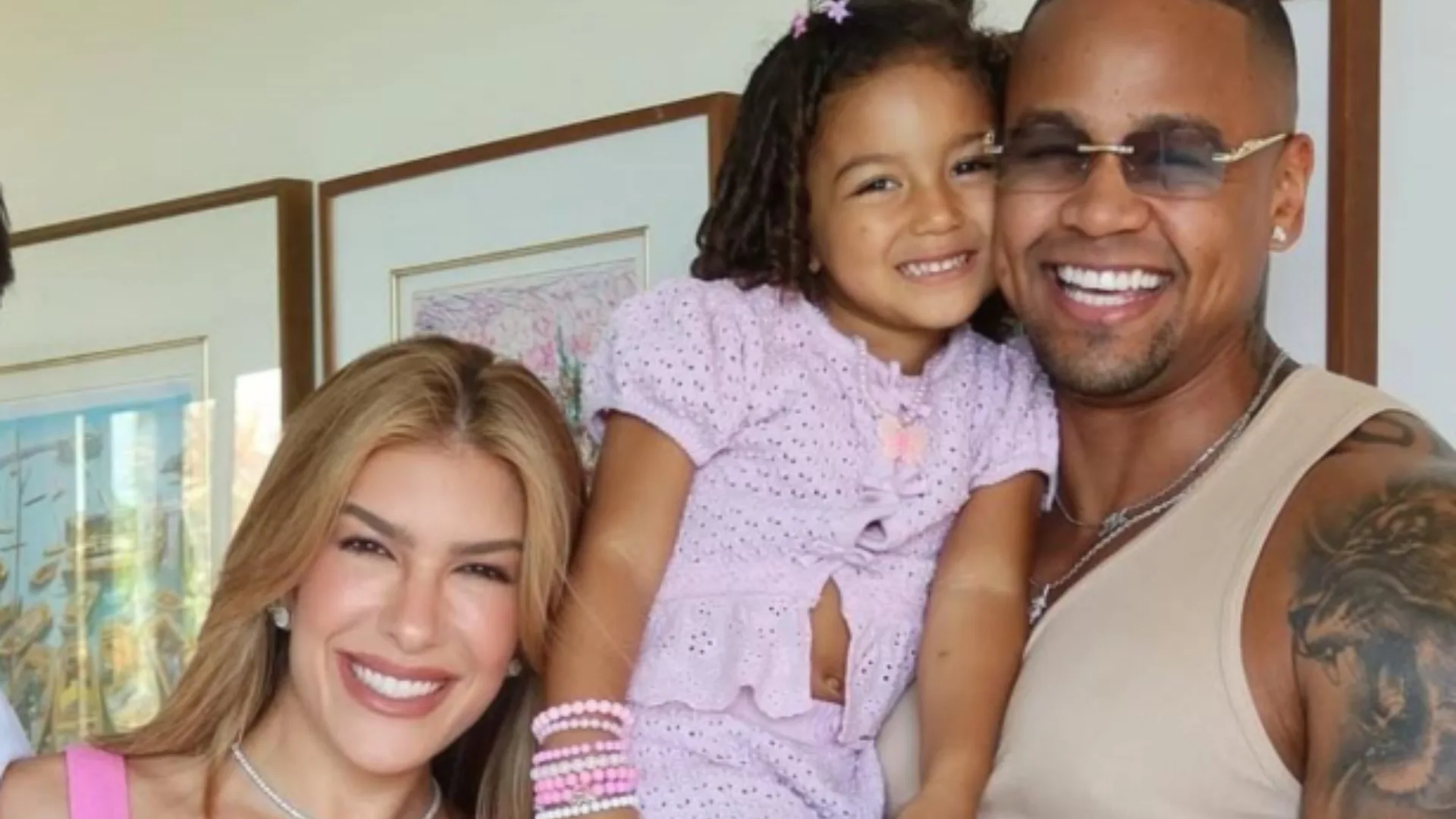 Lore Improta faz testes caseiros para tentar descobrir o sexo do bebê