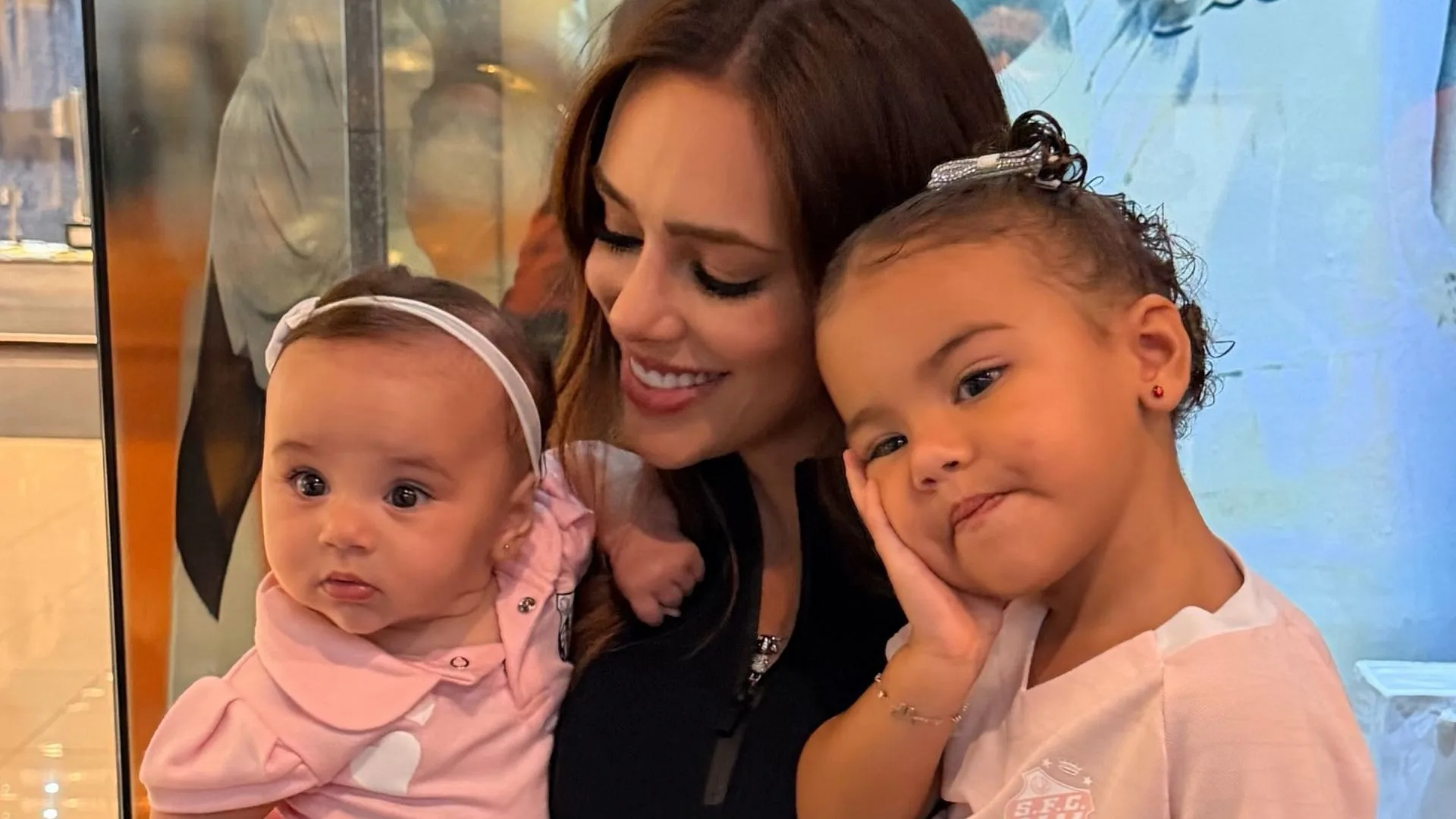 Bruna Biancardi exibe momento de carinho entre Mavie e a irmã, Mel