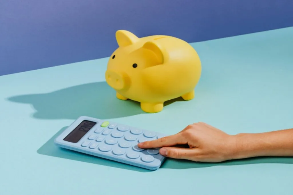 Recebeu o 13º salário? Veja como usá-lo com consciência para virar o ano no azul