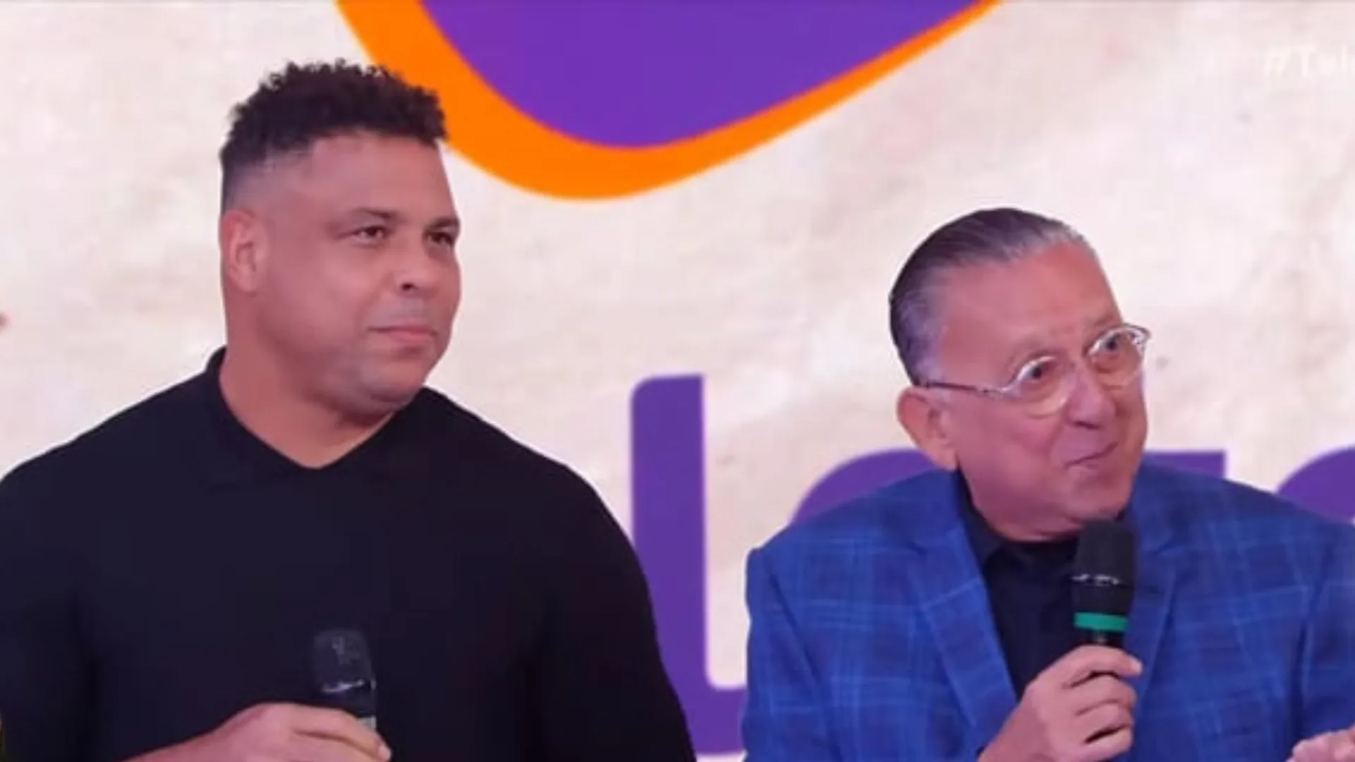 Ronaldo pede emprego no SBT e recebe proposta ao vivo