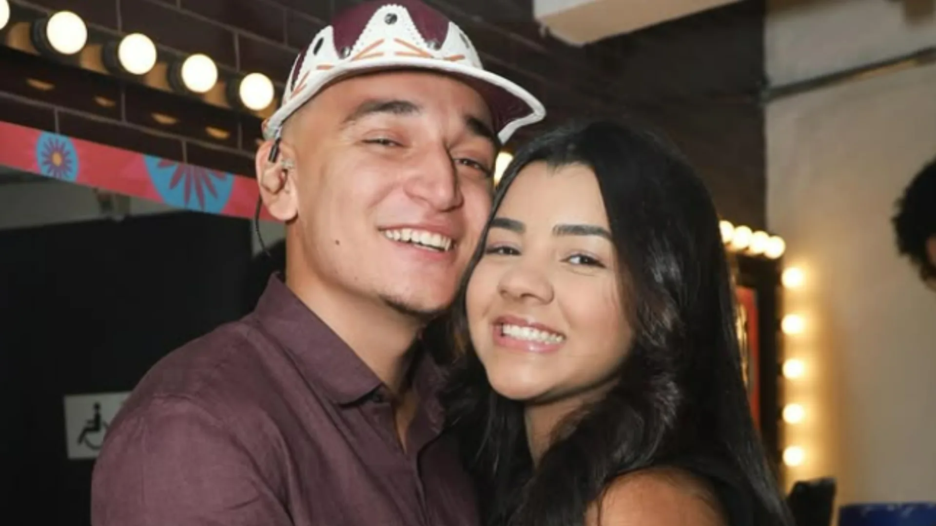 Ary Mirelle chora de emoção com 1º Grammy de João Gomes