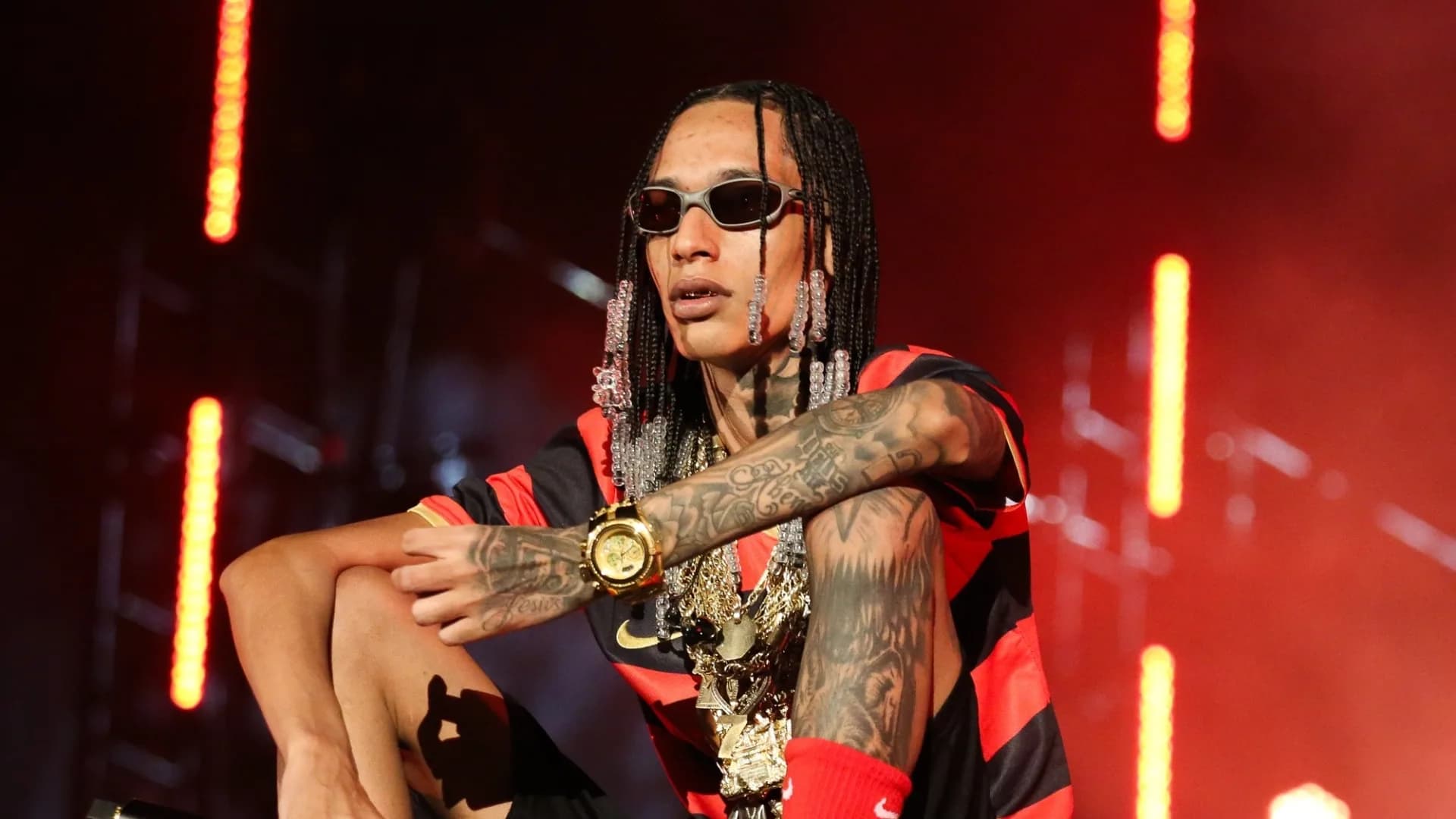 Amigo de Oruam se empolga e quebra TV após título do Flamengo