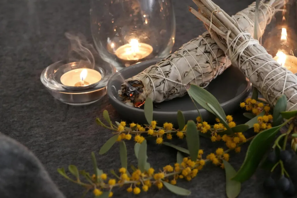 4 limpezas espirituais para afastar energias negativas do seu dia a dia