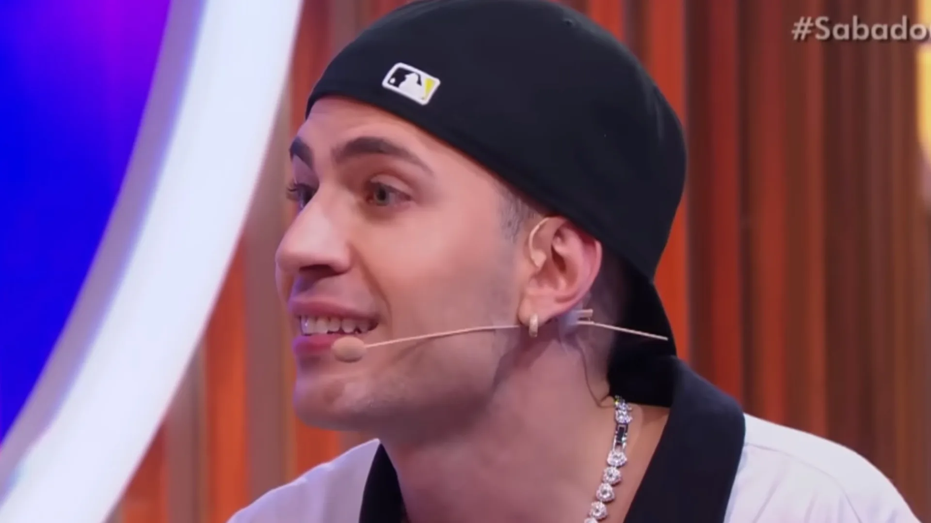 Leo Picon brinca sobre a pessoa mais famosa que já beijou