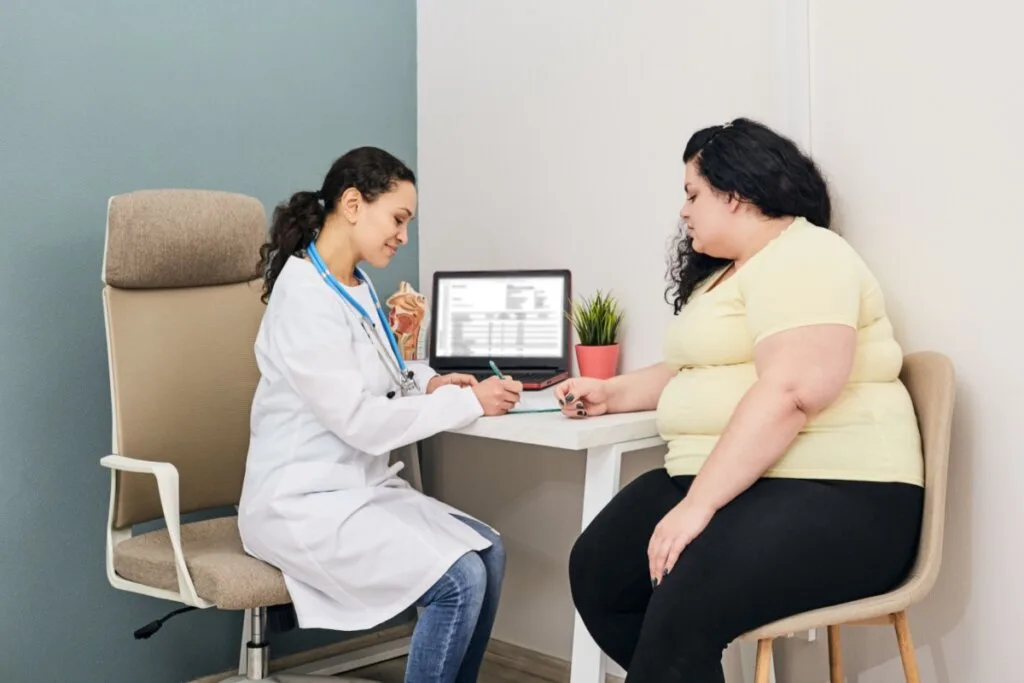 Balão intragástrico: entenda como ele ajuda no emagrecimento