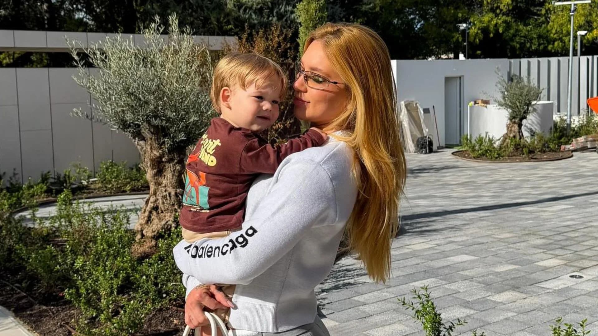 Virginia exibe primeiros passos do filho caçula, José Leonardo