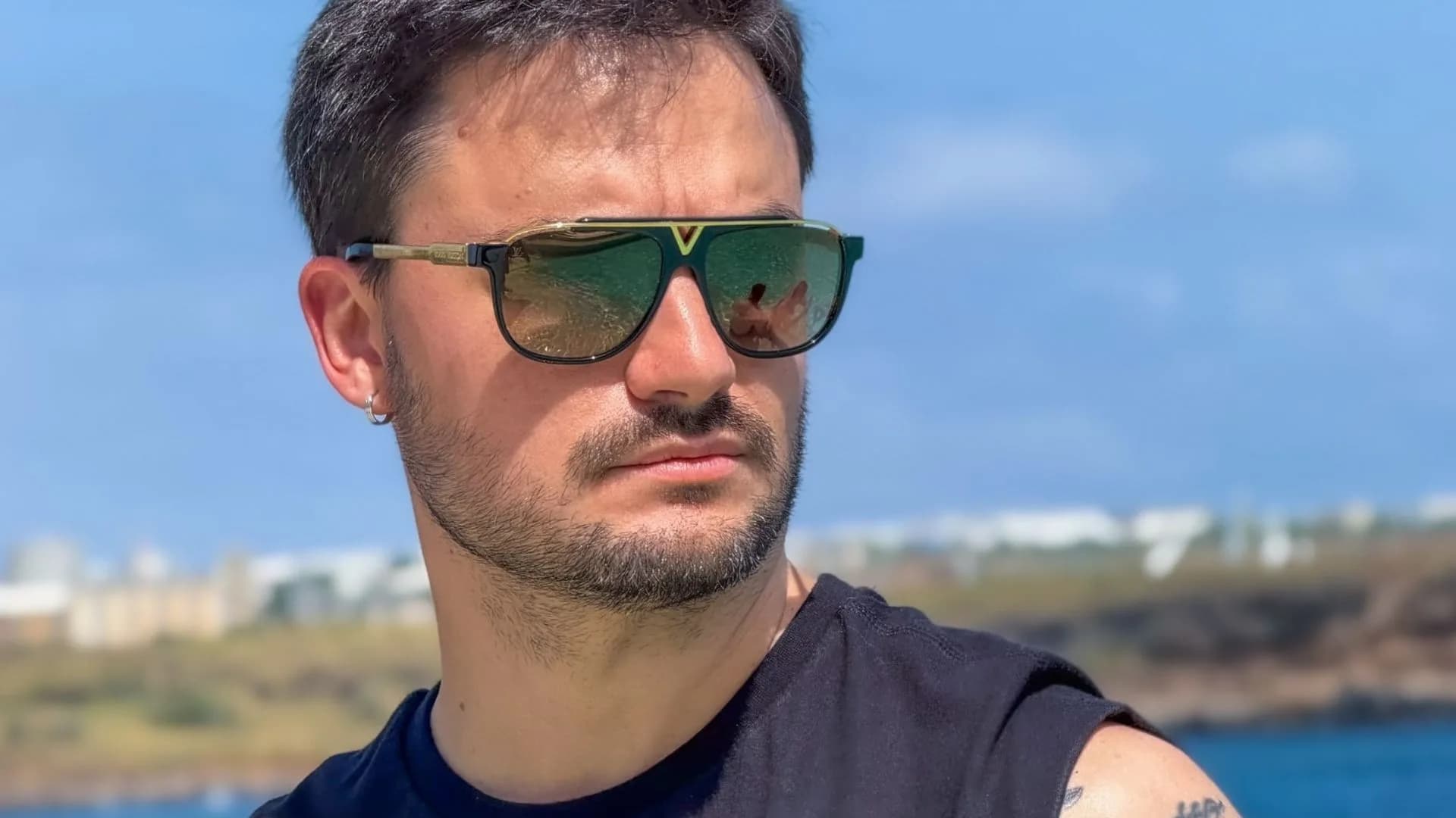 Felipe Neto desabafa sobre transtorno mental e agonia no pescoço