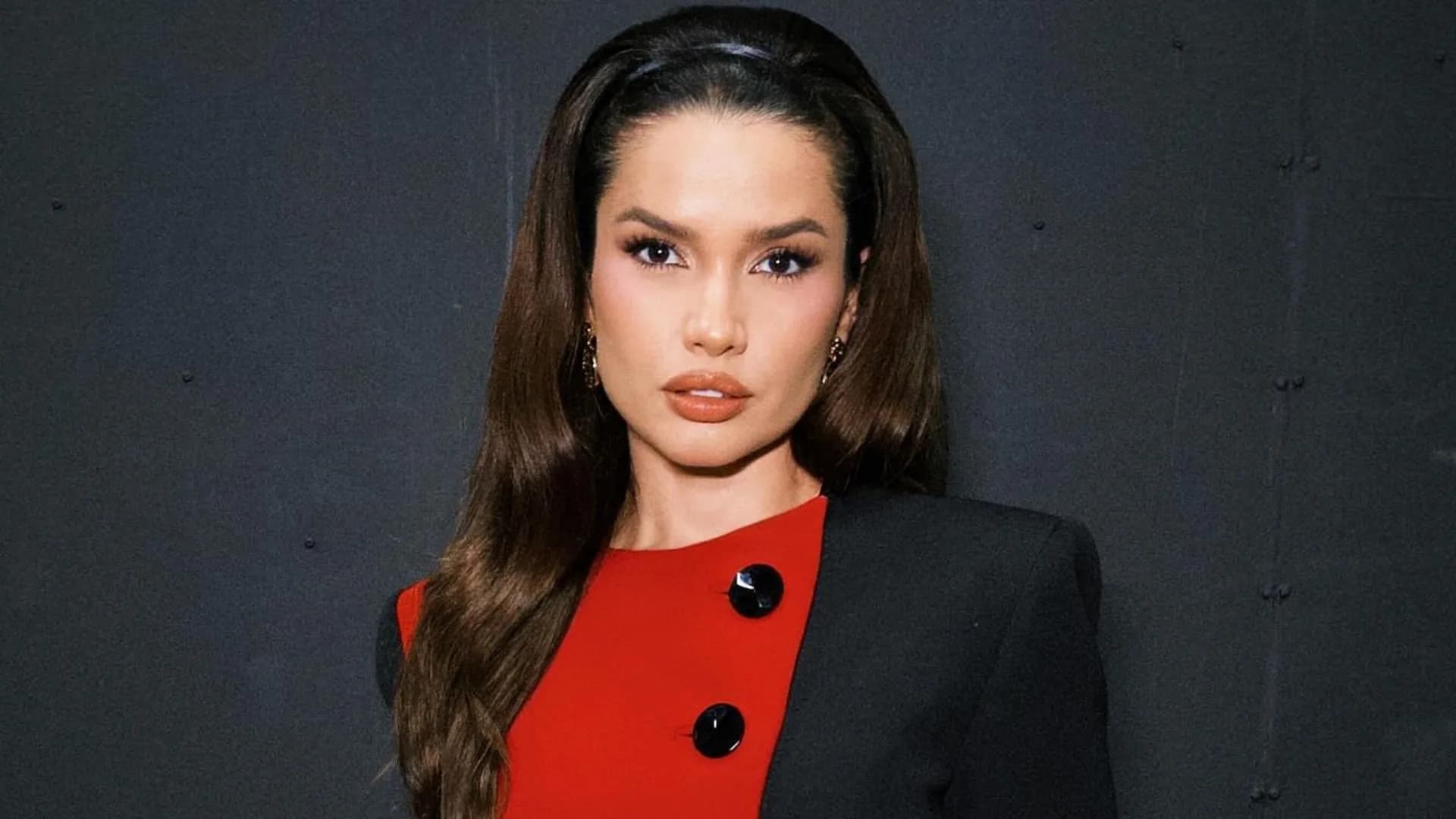 Câmera de segurança mostra momento em que Juliette cai de moto