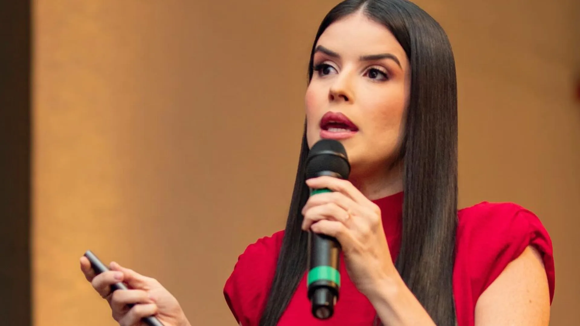 Após ser criticada, Karol Toledo, advogada de Babal Guimarães, se pronuncia