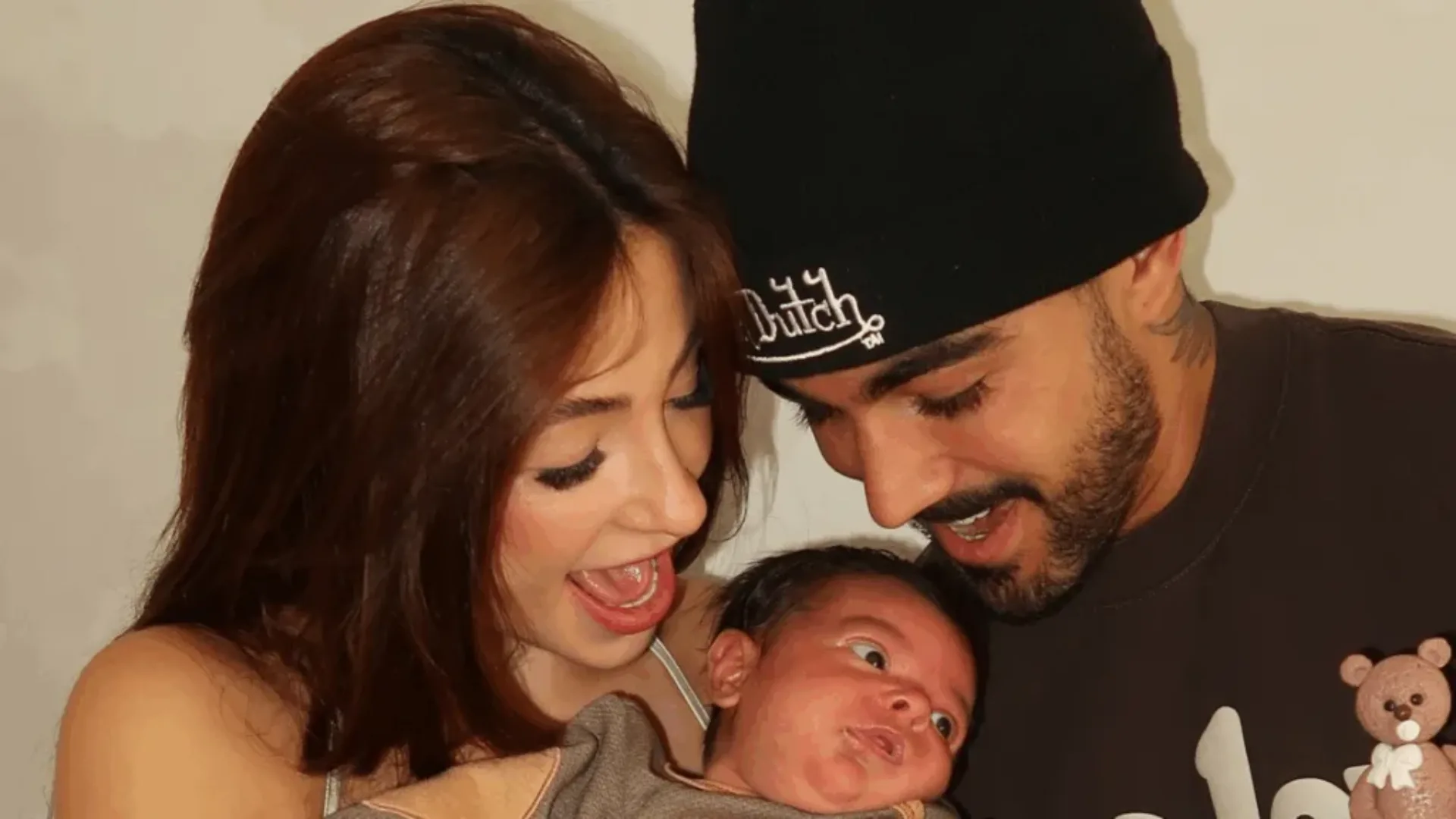 Nathalia Valente compartilha primeira ida do filho Thales à praia