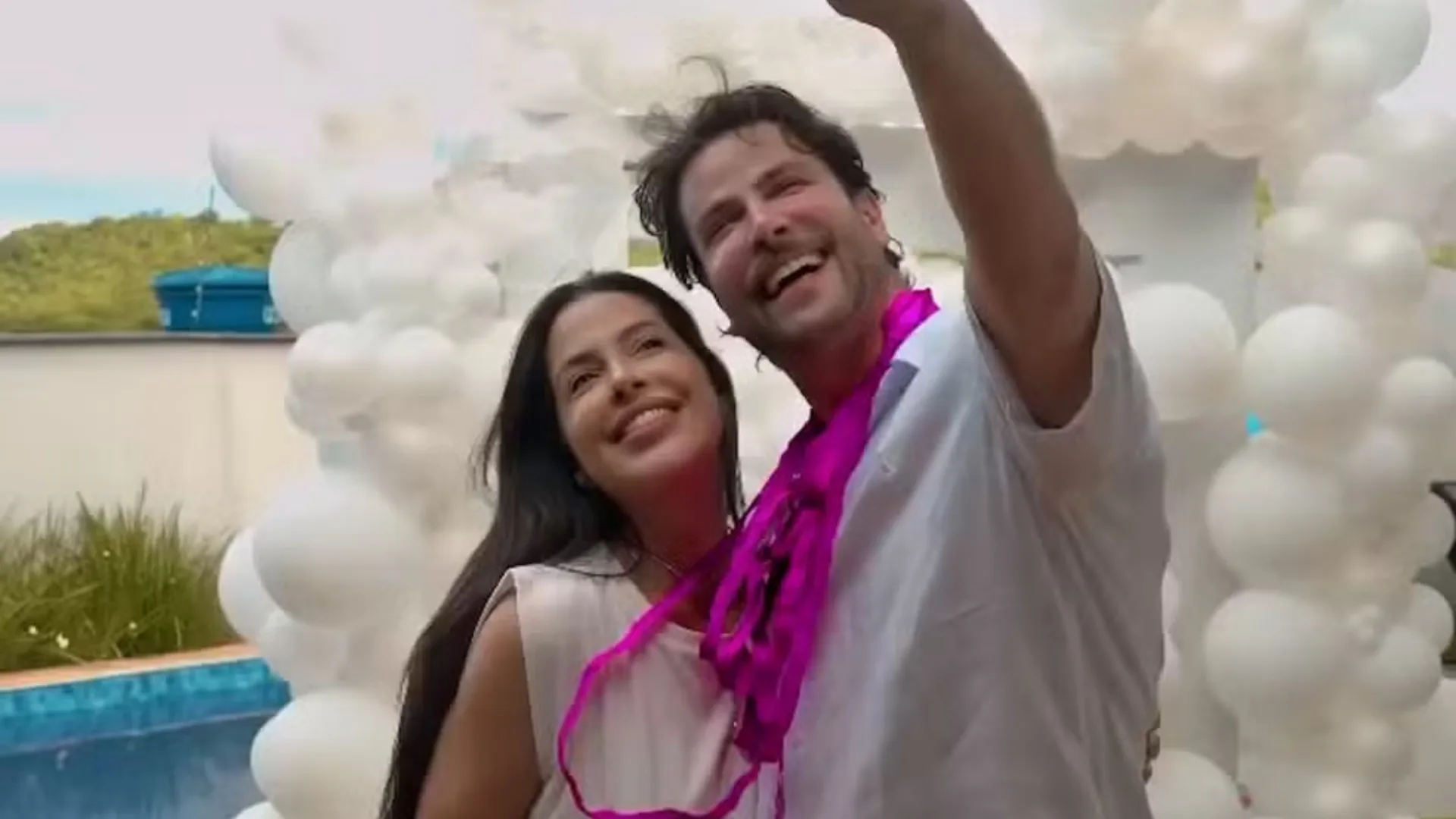 Laís Caldas e Gustavo Marsengo anunciam que esperam uma menina