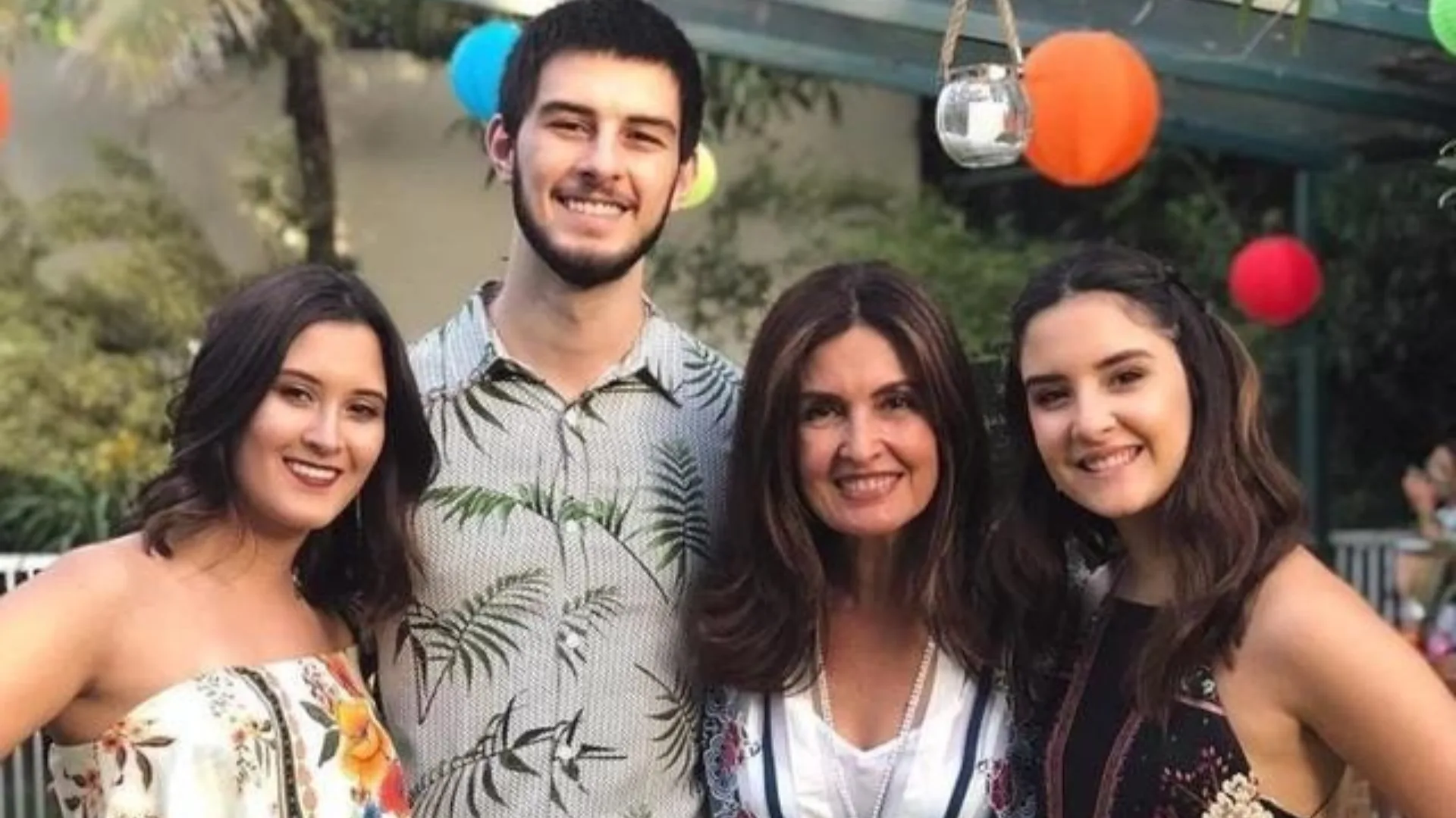 Fátima Bernardes reage ao descobrir que os filhos pularam de paraquedas