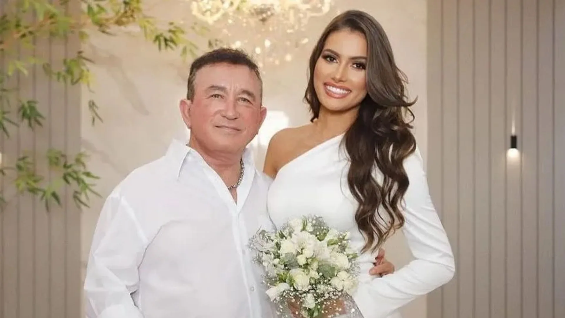 Cantor Amado Batista se declara para a esposa, Cálita Franciele, no SBT