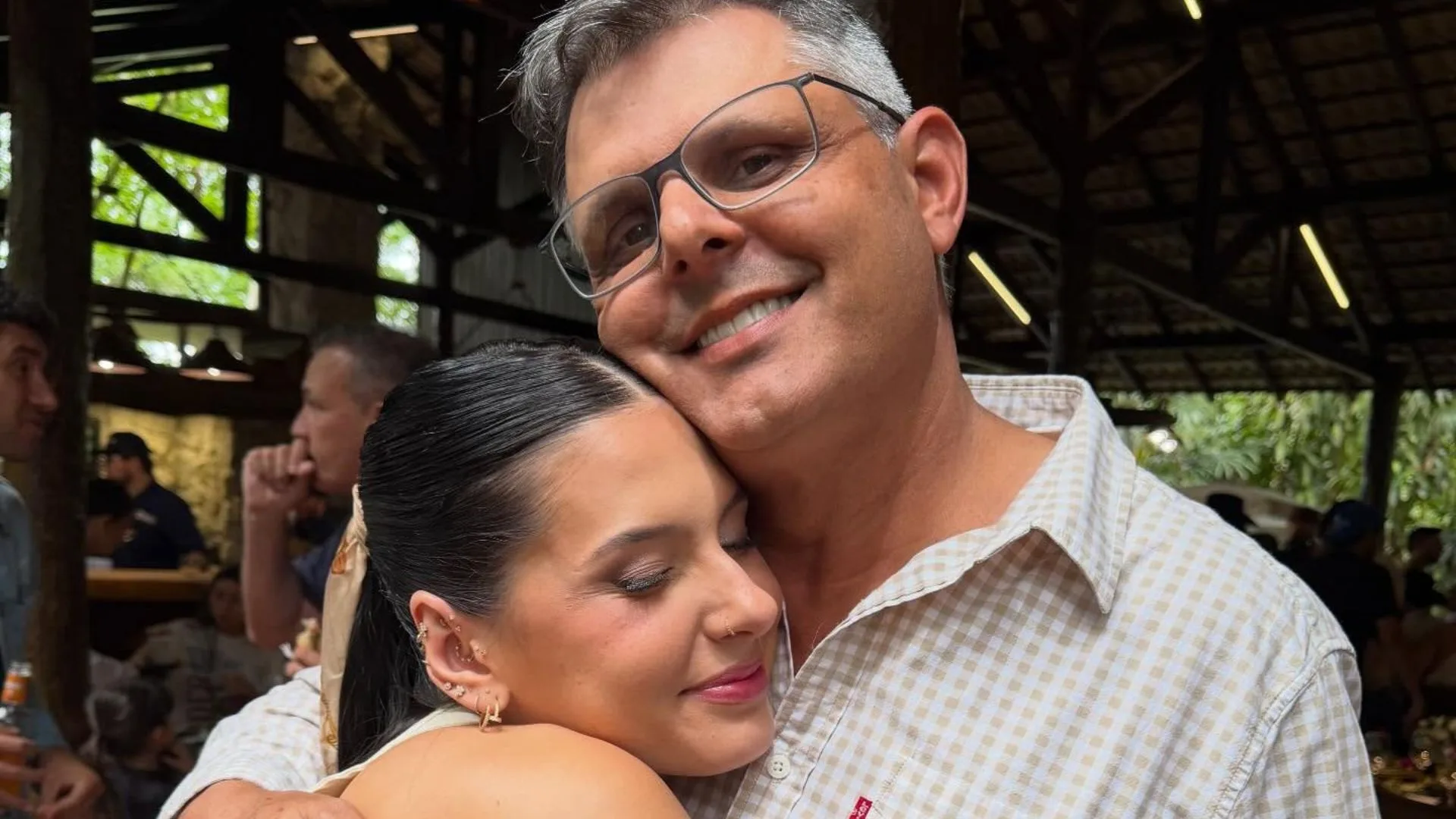 Ana Castela comenta sobre cachorrinha adotada pelo pai: “Dei o nome”