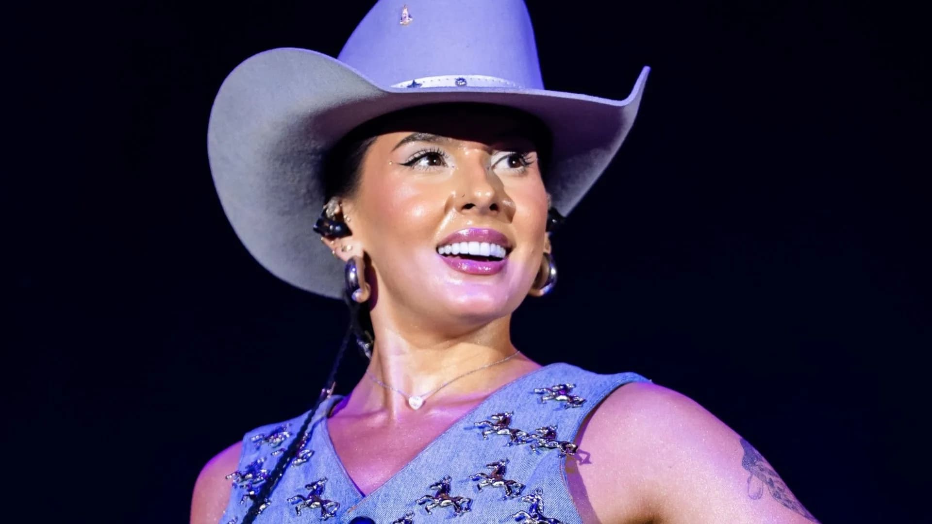 Ana Castela faz tour pela sua casa e exibe detalhes da decoração