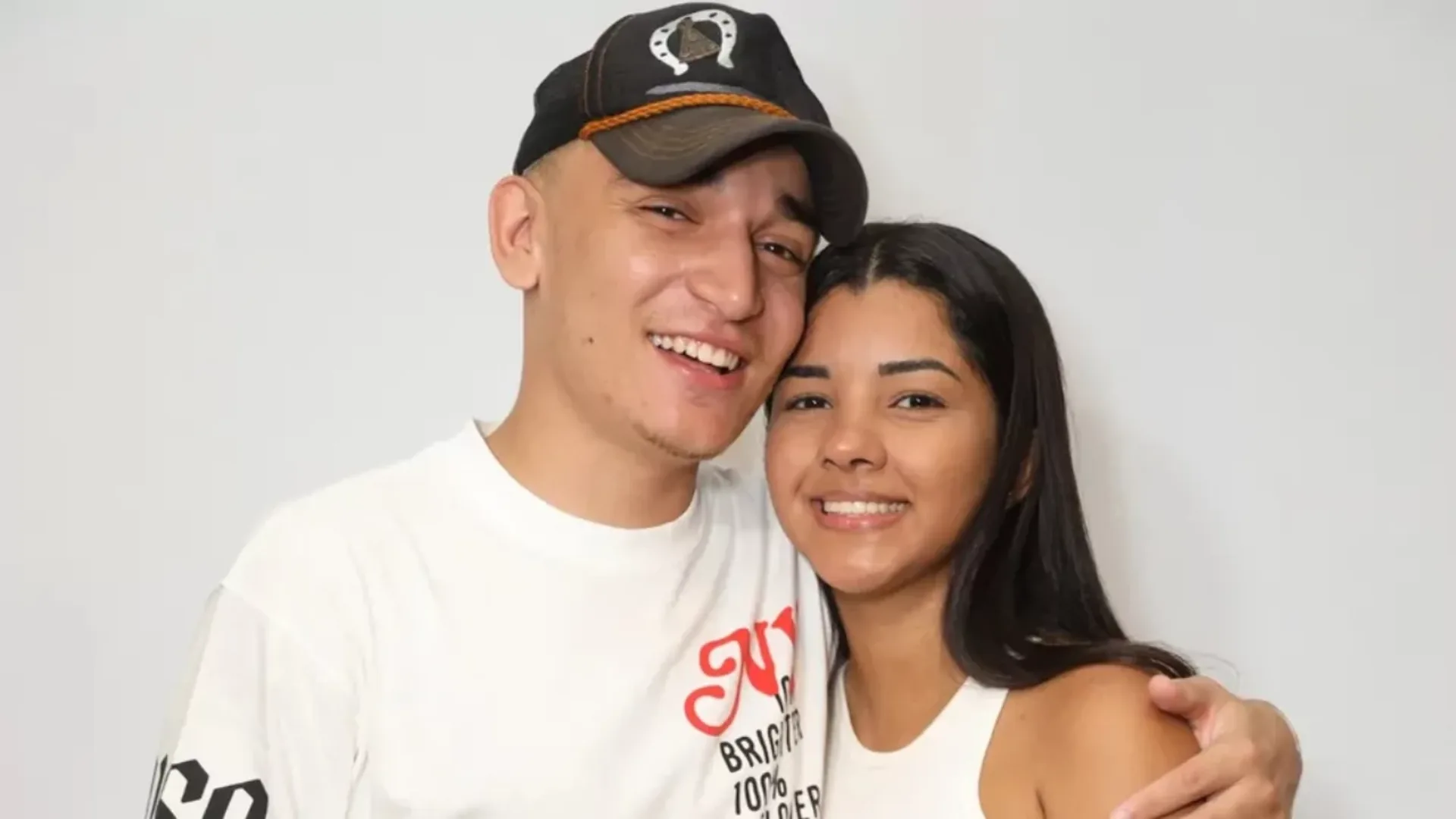 Ary Mirelle renova visual e João Gomes brinca: “Duas muié?”