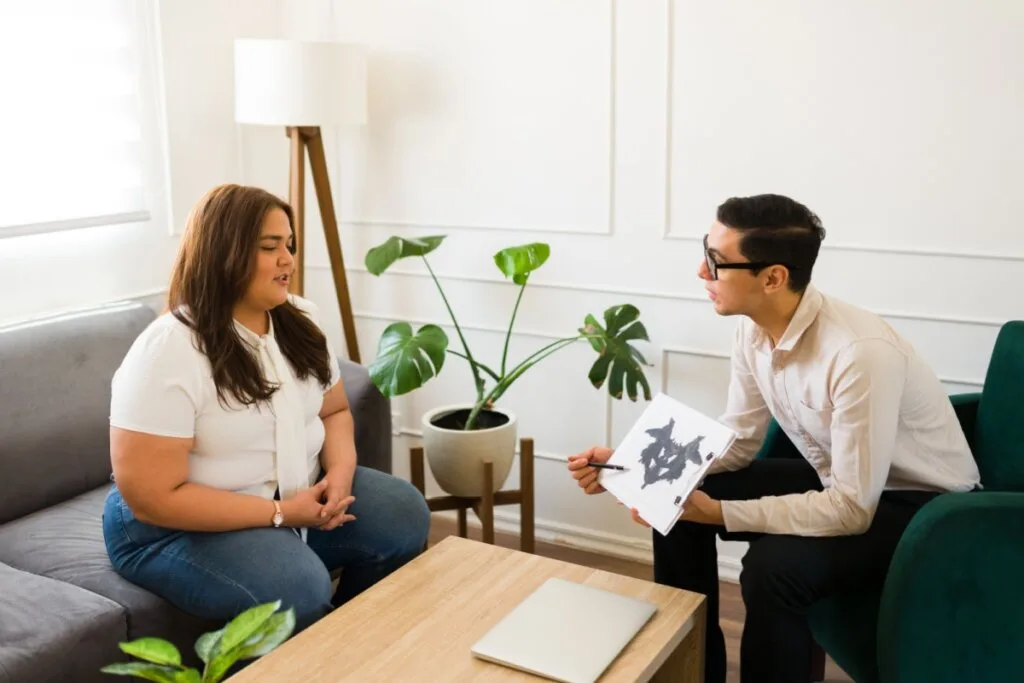 Teste de Rorschach: conheça avaliação psicológica que utiliza manchas de tinta