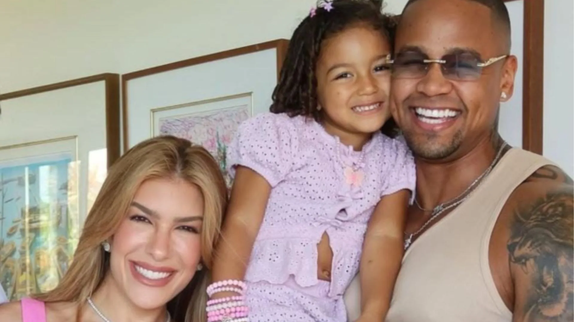 Filha de Léo Santana e Lore Improta arrasa durante apresentação de balé