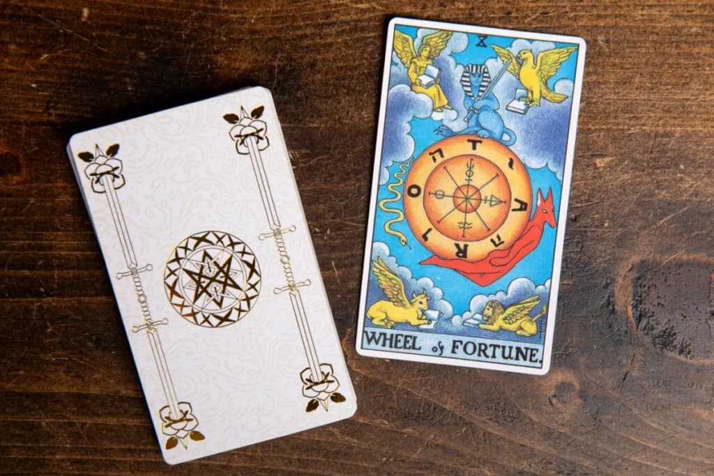 Tarot 2026: Roda da Fortuna indica um ano de grandes transformações