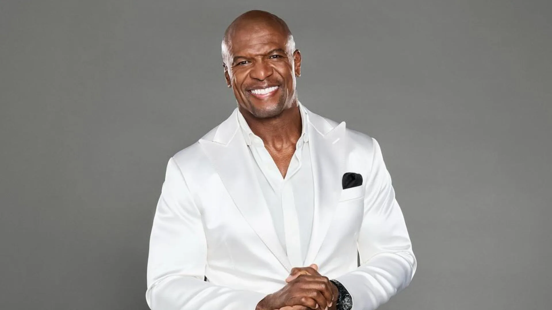 Terry Crews diverte fãs ao mostrar animação em vídeo celebrando o Natal