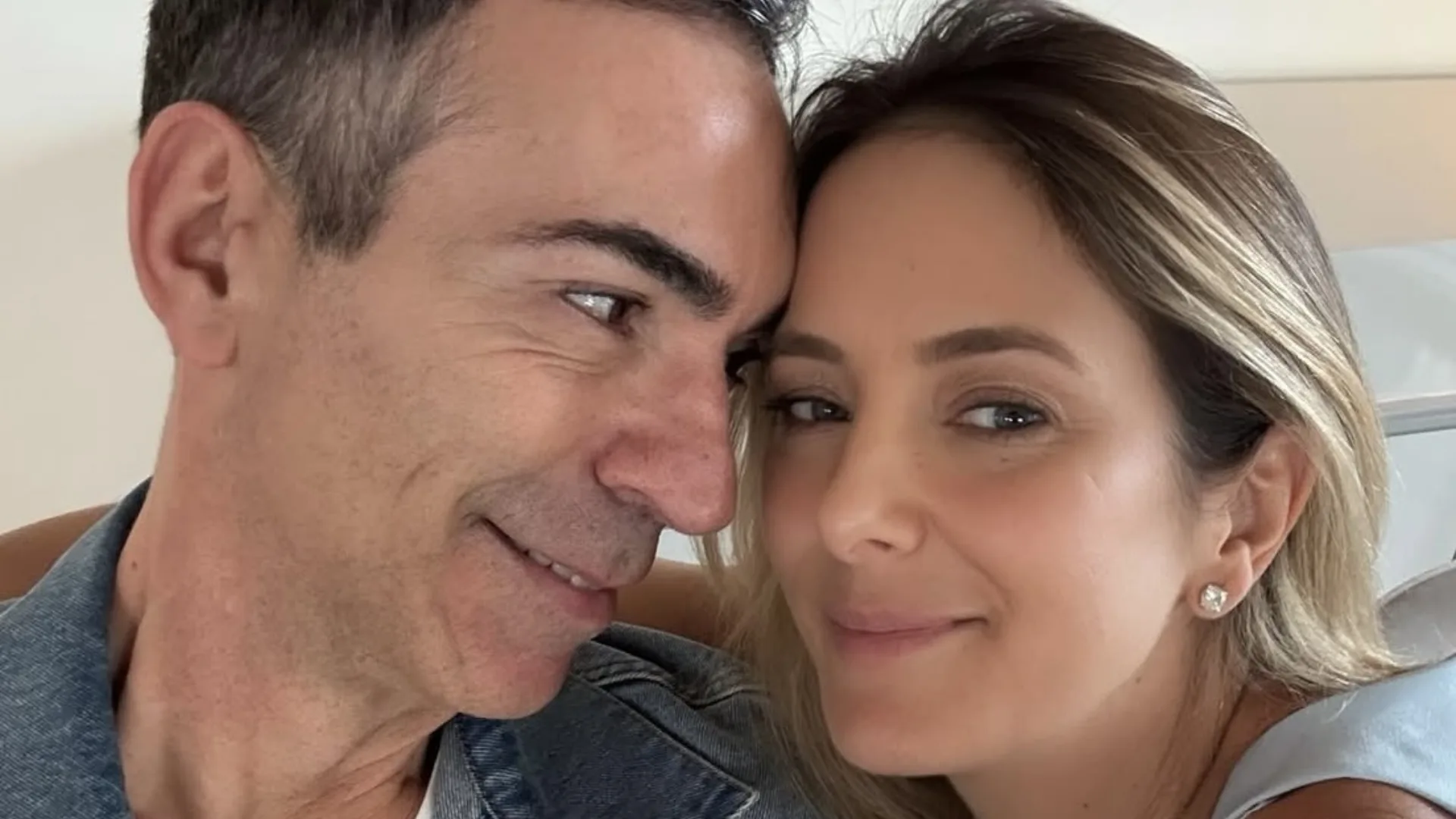 César Tralli ganha declaração de Ticiane ao completar 55 anos