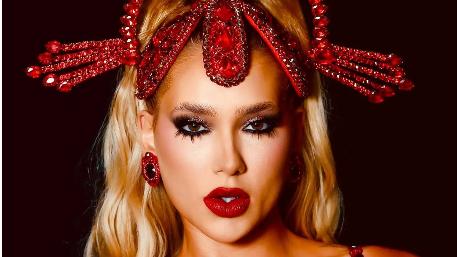 Virginia exibe machucado após ensaio da Grande Rio