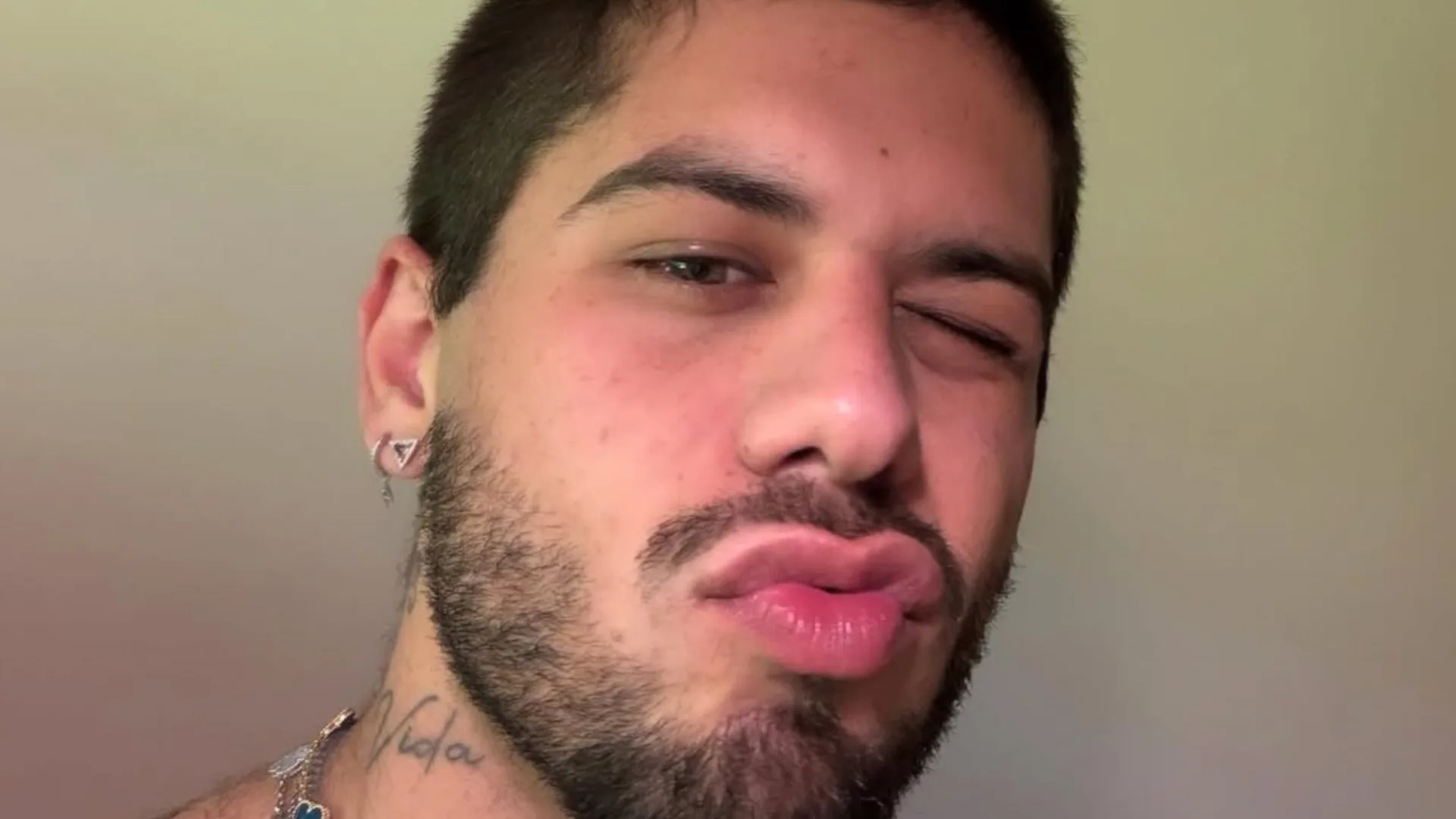 Zé Felipe muda o visual após um ano: “Abençoado”