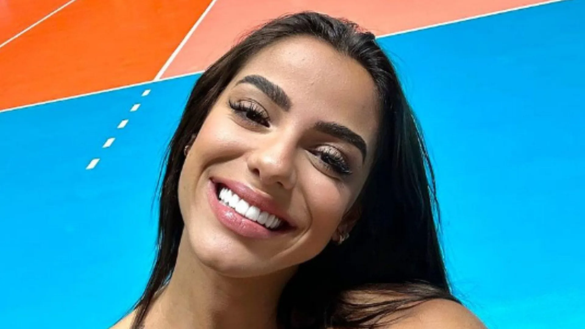 Ex-BBB Key Alves mostra rosto da filha pela primeira vez