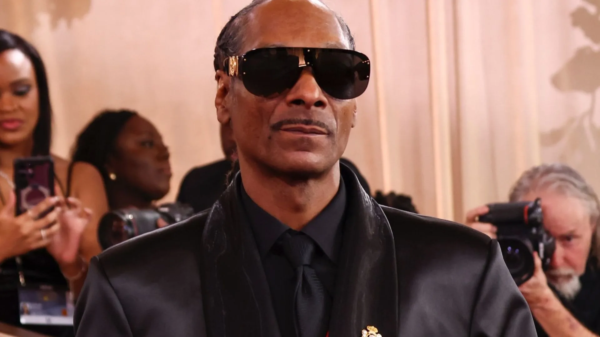 Globo de Ouro: Snoop Dogg admite estar chapado no palco do evento
