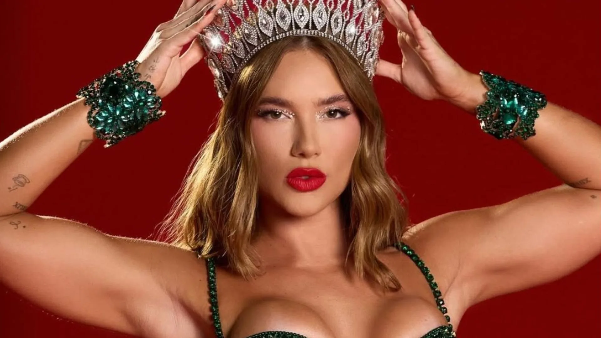 Virginia Fonseca volta a mostrar aula de samba na casa de Vini Jr