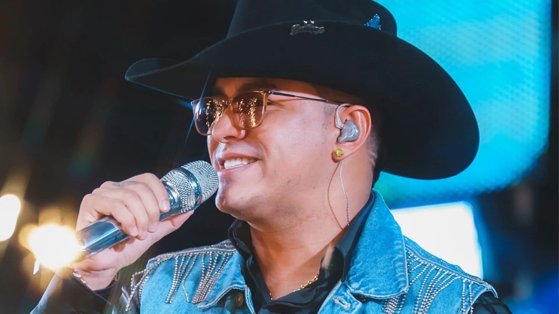 Cantor colombiano sonhou 3 vezes com o próprio acidente antes de morrer em avião